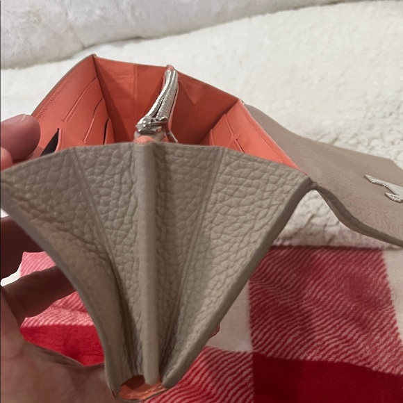 * Final Price Drop * 💰 Louis Vuitton Taupe, Cream, and Pink Leather Wallet - Picture 9 of 16